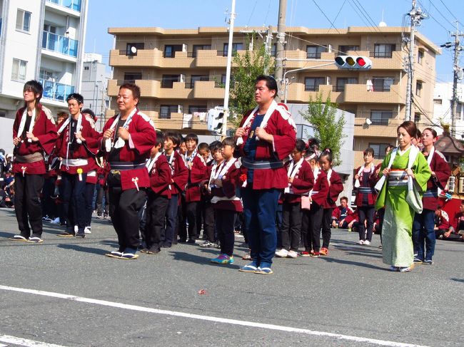 「お祭り」<br />粋な女性が一人。　師匠も艶やか！<br />昔は芸者さんが花を添えていたとか。