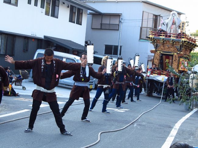夕方の会所廻り風景<br />余興は「伊達奴」