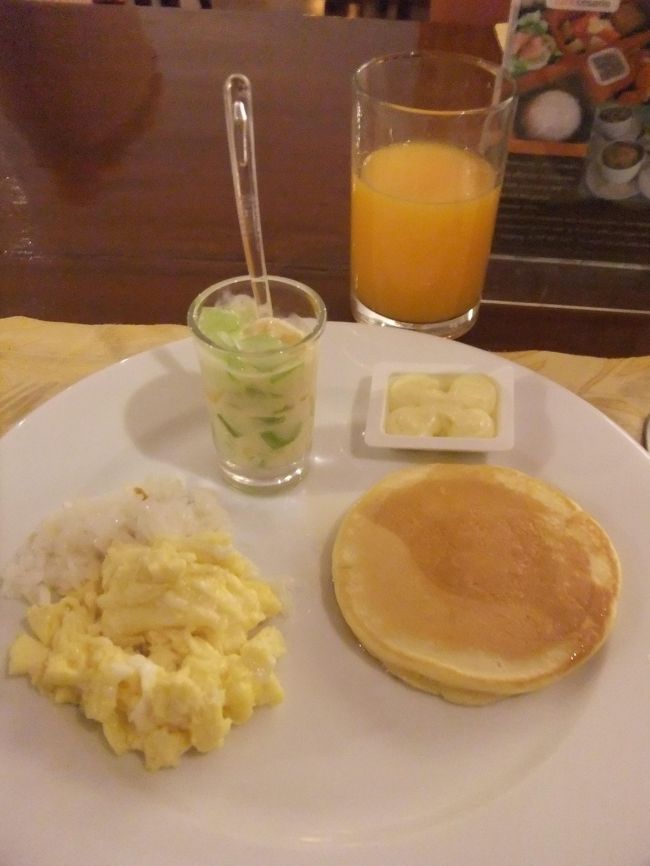 今回のホテルはセサリオ。<br />空港から車で５分以内かな。<br />口コミではシャワーが水しか出ないことがあるって書いてあったけど、私が泊まった部屋は水さえ出なかった！笑<br /><br />トイレと洗面用は水が出たし、もともと期待していなかったのでいいけど。<br />ソウルでシャワー浴びれてヨカッタ☆<br /><br />寝る分には何も問題はなし。<br />朝ごはんもついてました。パンケーキがおいしかった。