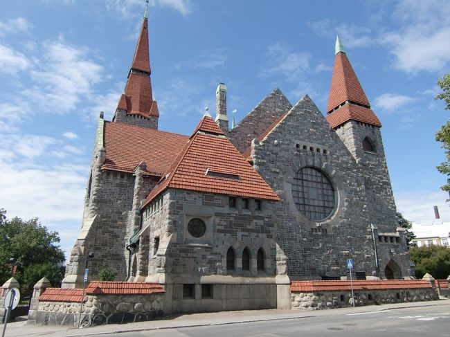 　タンペレの大聖堂です。見学しました。<br />すぐ近くにある、ユースホステル・ソフィアに1泊です。<br />