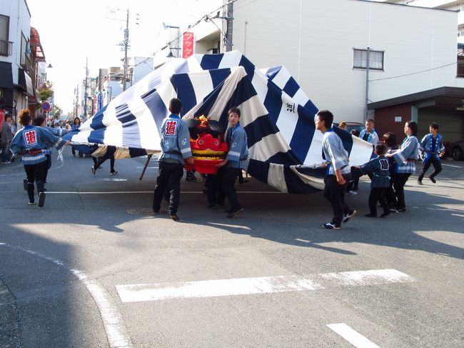 走り回るのが獅子の余興らしい。