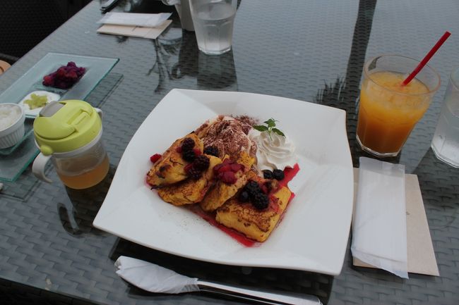 フレンチトーストをチョイス。これが最高においしかった！！息子の離乳食も、おかゆ、おかず、デザートの3種盛り♪