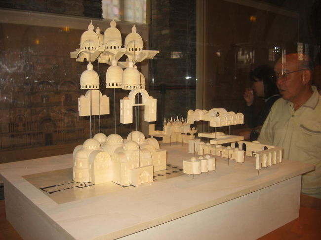 サンピエトロ寺院の構造を説明する模型