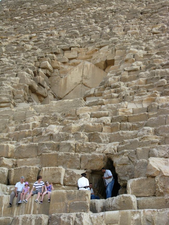 入り口でカメラを没収され。（出てきたときに返されます。）