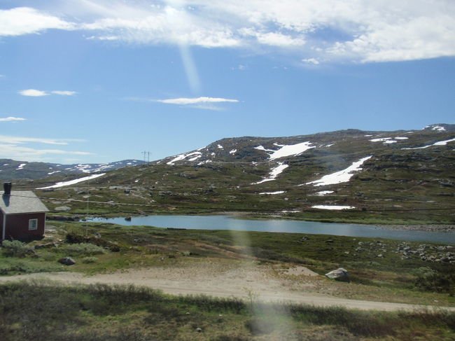 オスロの町を抜けるときれいな景色が続きます。