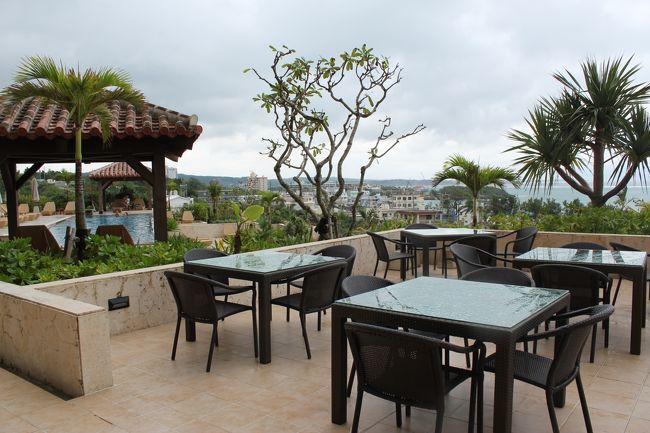 帰る日の朝。雨上がりでテラス席が濡れていたたので、今日はまたソファ席で朝食に。