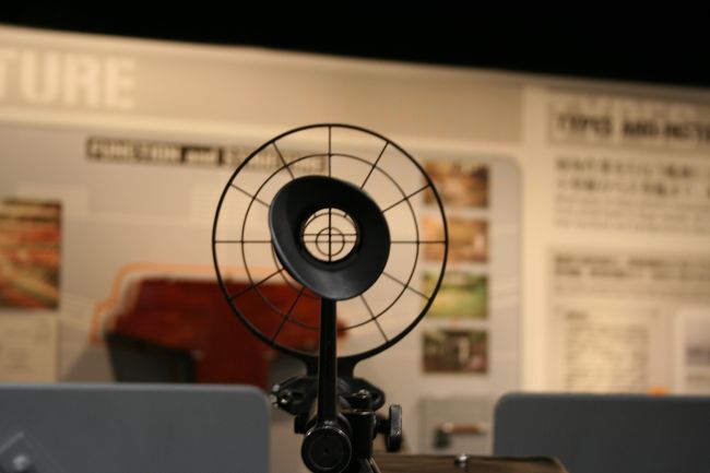 機銃の照準<br />これで機雷を狙って掃討するんだって！