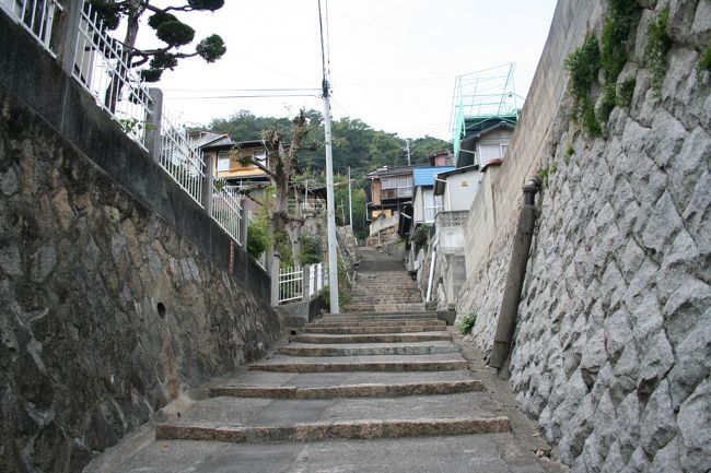 坂の街、尾道<br />膝が痛い私にとっては下り坂が辛かった（＞＜）
