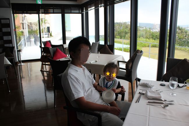 息子もおしゃれなスタイできめてみました。店員さんもとーーっても親切で、雰囲気もいいレストランです。