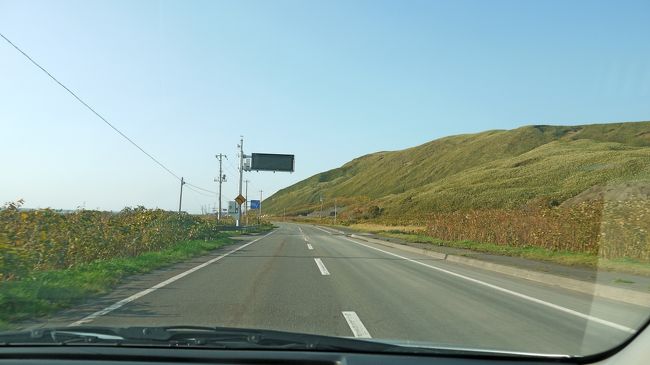 もうすぐ坂の下．道道106号線は稚内市内に．昨日と同じ道，道道254号線でノシャップ岬に．