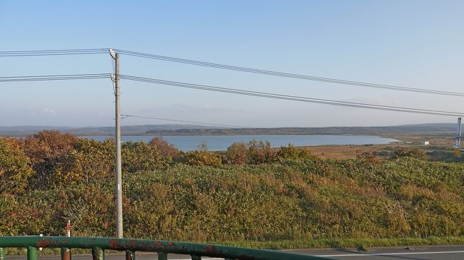 大沼は見えるが，電線が邪魔