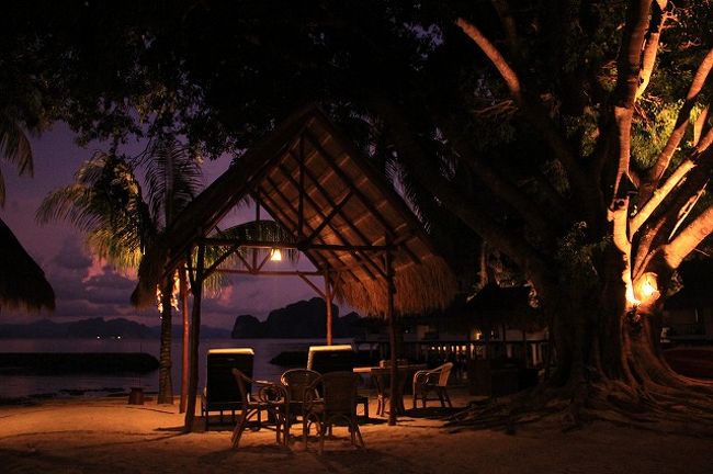 そして、宿でゆっくり。。。。 <br /><br /><br />この他にも、シュノーケリングなんかもしてみたり。 <br />宿泊料にほとんどすべてが入っているのでいつでも自由に楽しめました。 <br />好きなときに好きなことができるバカンスです。 <br /><br />あ、そうそう。食事はバイキング形式。 <br />味の方はまぁまぁ。お腹を壊すことはなかった。 <br />夕飯の時はちょっとしたイベントなんかもあって結構楽しめました。 <br />フレッシュジュースが至高すぎて忘れられない・・・ <br />