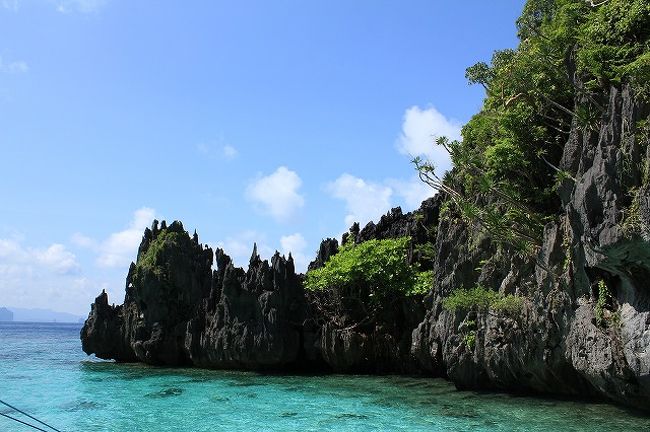 スモールラグーンはカヤック＋シュノーケリングで。 <br />こっちは写真なし。カヤックで探検に行くような感じ。 <br />ラグーンの入口が細すぎだと思ったw <br /><br />