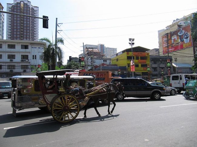 ここからタクシーさんに依頼して再度移動。 <br />次はチャイナタウンエリアの教会たちへ。 <br /><br />ちなみにこのへんは妙に馬車が多かった。