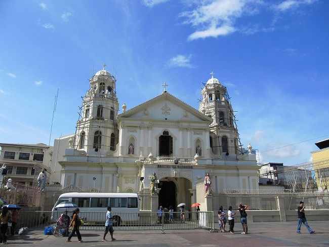 露店街を抜けるとキアポ教会。 <br /><br />