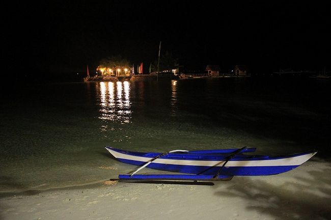 夜は海辺を散歩。。。<br /><br />が、・・・雷が激しくなって来たので撤収。 <br /><br /> 