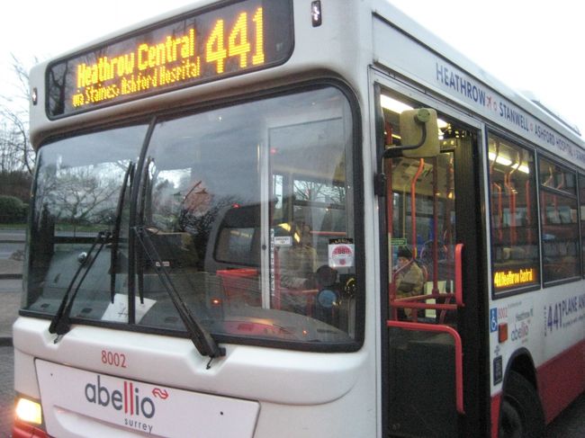 ヒースロー空港へ向かいます