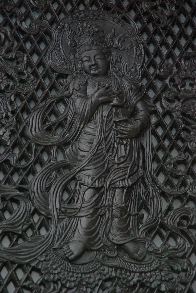 この場にあるのはレプリカのようです。このホンモノは東大寺ミュージアムに展示がありました。