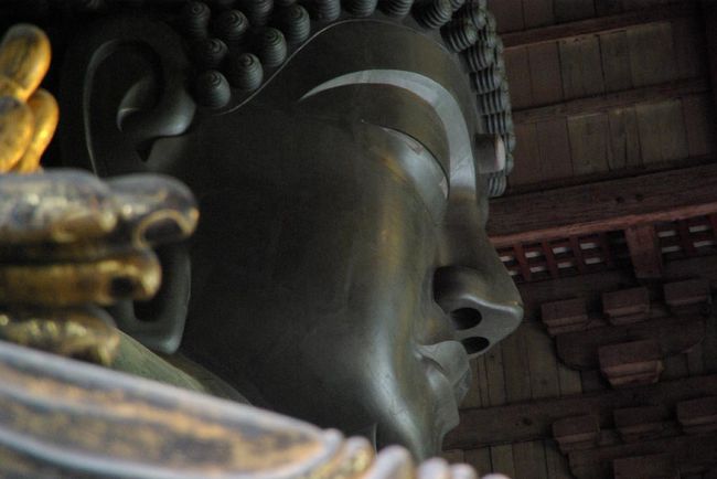 お顔は江戸時代に修復されたもの。。