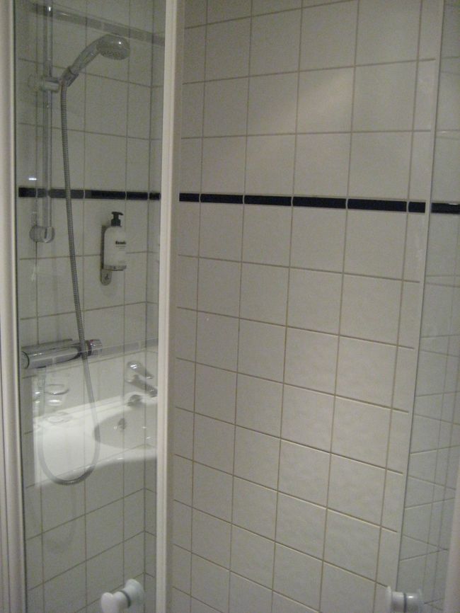 バスタブはなくシャワーのみ