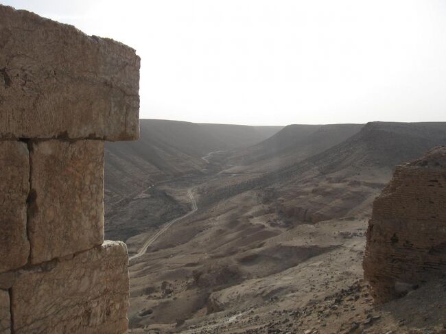 ここからの眺めもすごい。<br />地球は広いぞ。