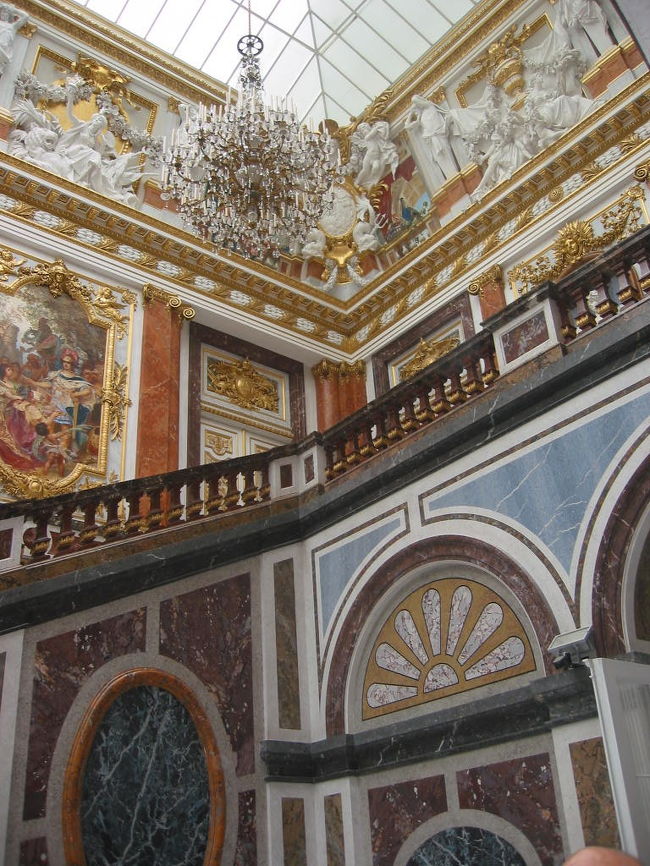 内部は、もっともっと豪華絢爛です。