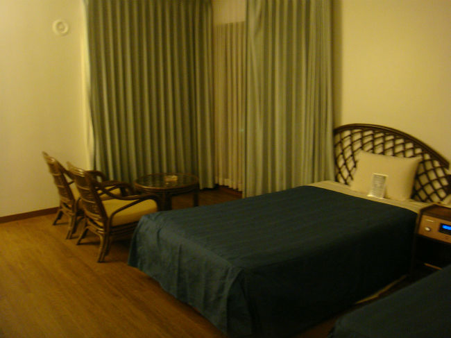 今回セレクトしたホテルは、ハファダイビーチホテル。<br />ハファダイは<br />本館、<br />クリスタルタワー、<br />タガタワーという３つのカテゴリーがあるけど、<br />今回は真ん中のクリスタルタワー。<br /><br />以前泊まったタガタワーからランクを下げての予約だったので、<br />入るまでかなりどきどき。<br />入って普通にきれいで広くてほっとする。＾＾