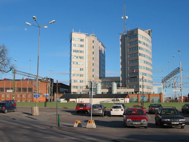 日本みたいな新しいビルもあります。