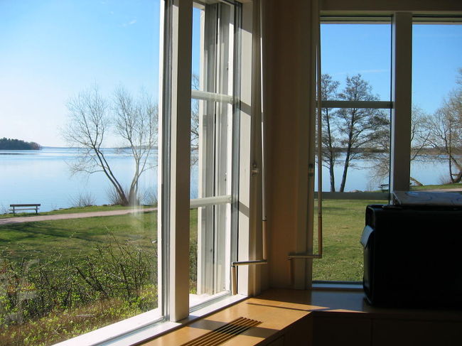 次の日は、湖畔の眺めの良い会議室で一日中打ち合わせでした。<br />（会議室からの眺めです。）