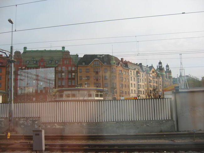 一時間ほどでストックホルムに到着、荷物のコインロッカに預けて、早速市内観光に向かいました。