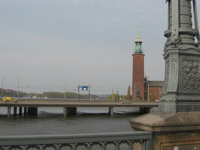 市庁舎が遠くに見えます。