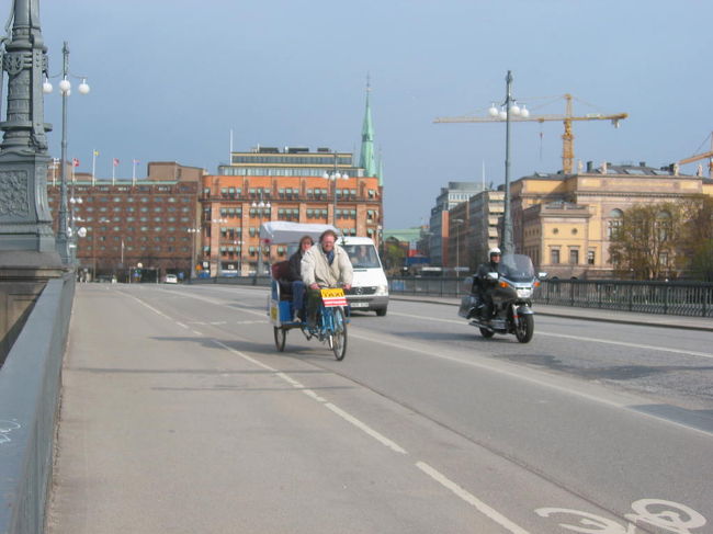 意外に自転車タクシーもあります。