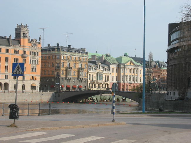 建物が中世の感になってきました。