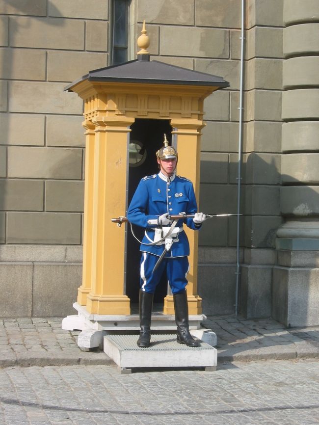 衛兵のお兄さんです。