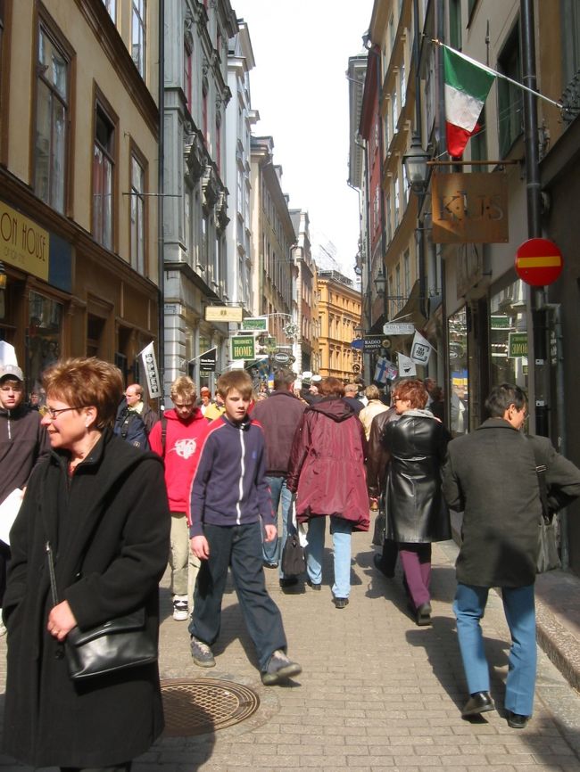 この辺で駅へ戻り、鉄道で空港へ、そして帰国しました。ストックホルムをもっとゆっくり回れたら良かったですが、出張のついでですから仕方がありません。