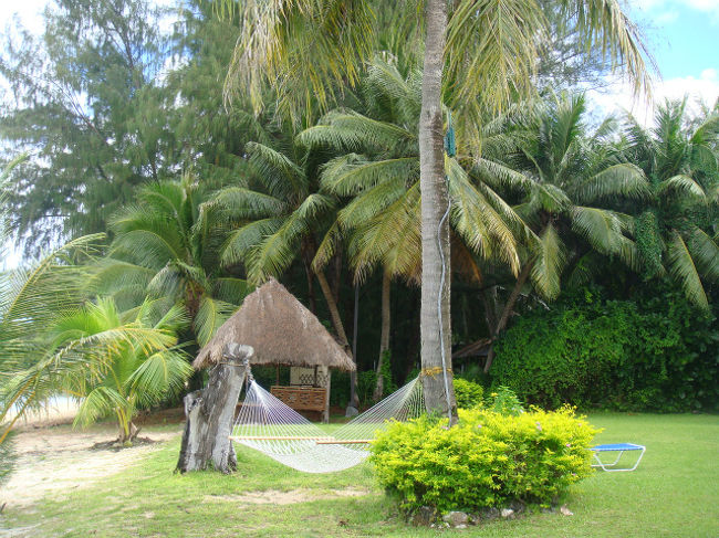 海のそばにはハンモックまでありました＾＾！！<br />後で乗ろうと思ったのに、<br />この後起こる海での衝撃にすっかり忘れちゃいました。笑
