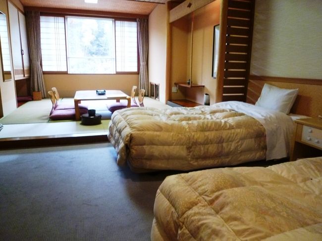 2011.10 温泉三昧の10月…総勢13名、下は6歳上は80歳の女だけのお疲れさん会