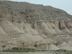 克孜尓（キジル）千佛洞への道筋は険しい地形です。