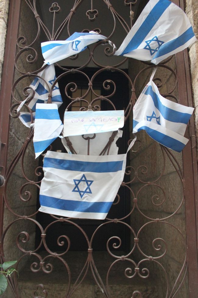 あらゆるところに、イスラエル国旗。
