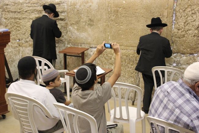 一応宗教教育をしている父親なのかな？