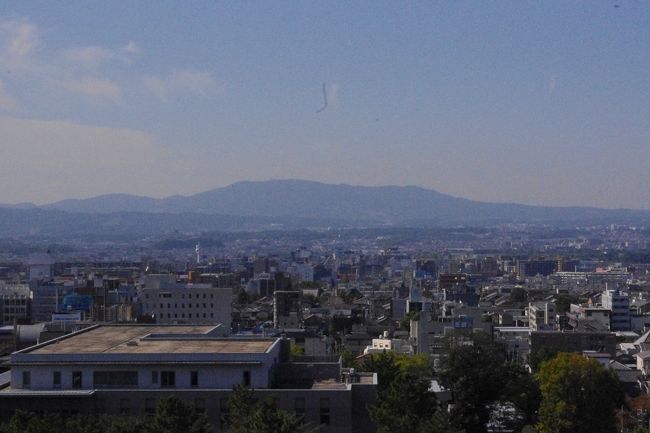 西　アンテナが林立の生駒山