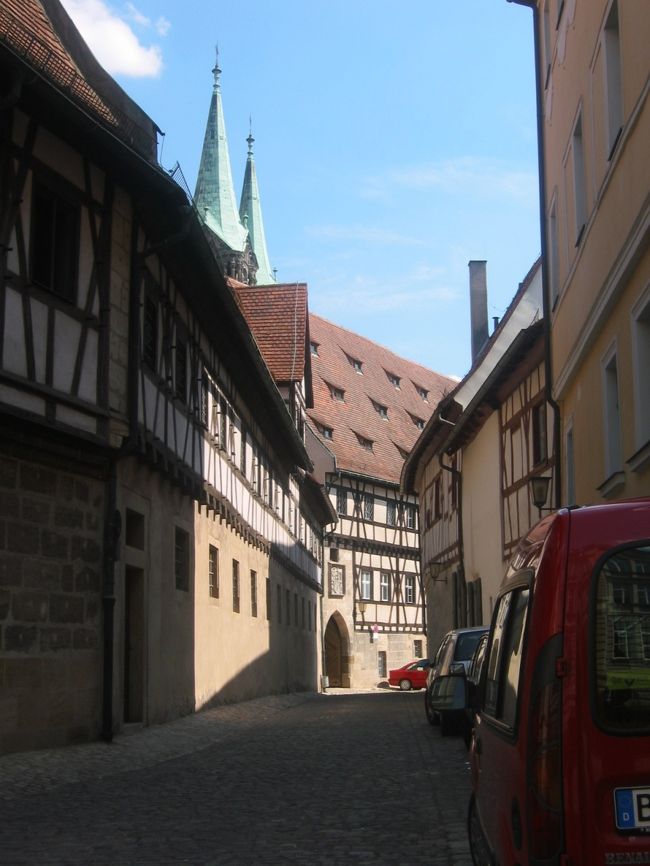 大聖堂へ向かう路地