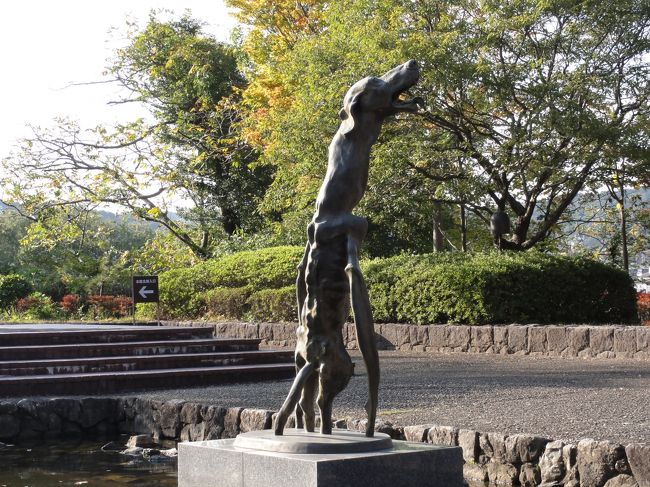 進んでいくと，またまた奇妙な生き物が！<br />ここから見ても不気味ですllllll(-ω-；)llllll<br />