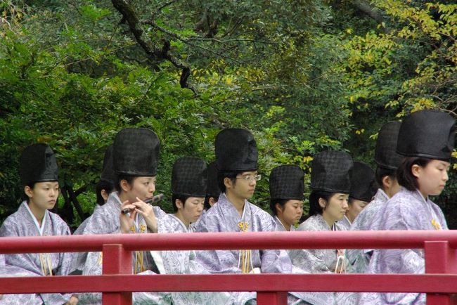 春日の森にこだまする横笛の透き通る音色。。