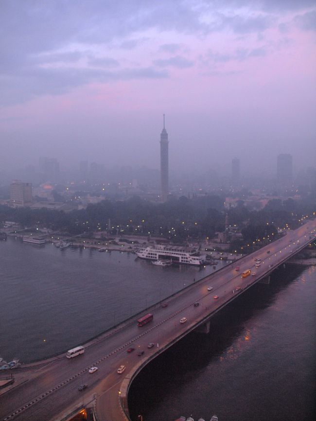 2011年10月23日<br /><br />眠い････<br />今日は朝早くから観光なので6時過ぎに起床。<br /><br />昨晩はブブーブブーっと渋滞＆クラクションの嵐だった道路も静か。<br />嵐の前の静けさって感じかな。