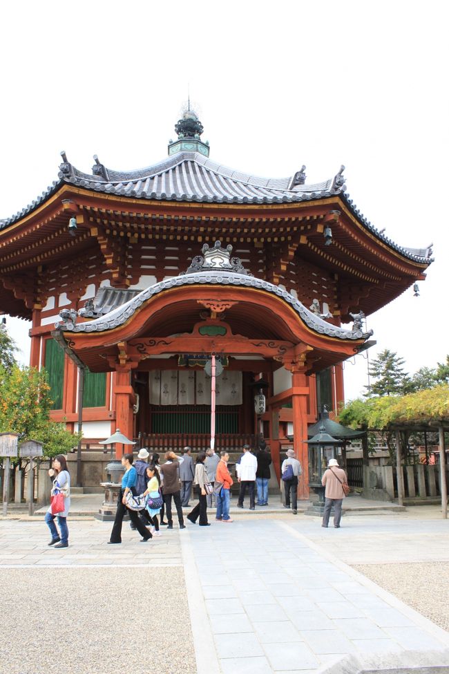 興福寺　南円堂<br />本尊の不空羂索観音座像は１０月１７日のみ公開。