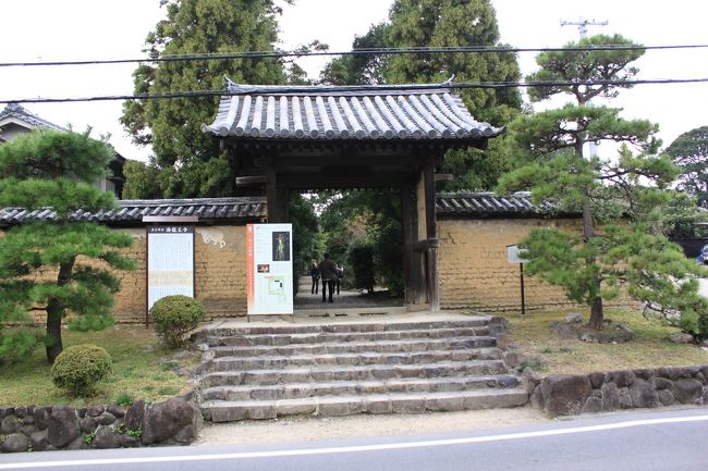 海龍王寺<br />特別拝観中の十一面観音菩薩立像。<br />昭和２８年まで絶対秘仏。そのため今でも金色に輝く。<br />色鮮やか。くちびるの朱色が印象的です。<br />思わず見とれてしまいます。