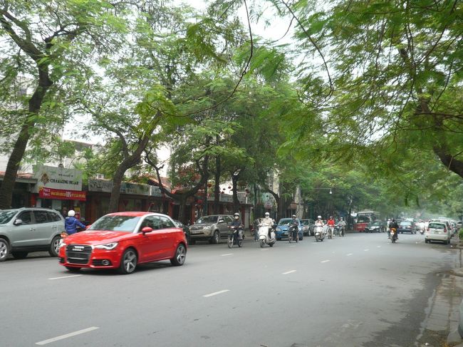 おはよう、ハノイ！<br /><br />今朝も16階の客室までクラクションの音が聞こえてきます。