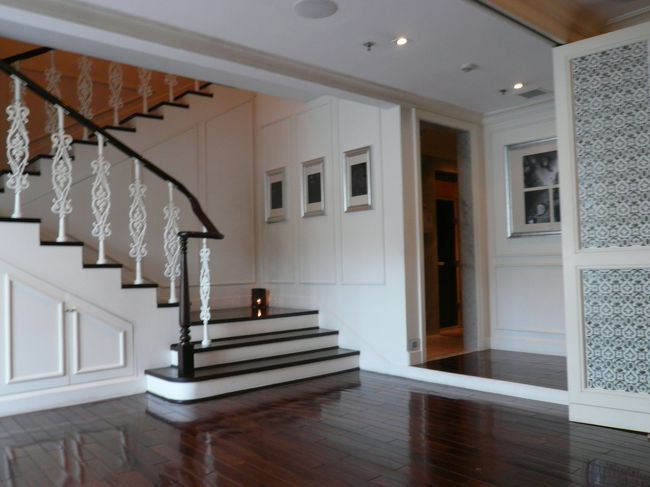 le SPA<br /><br />メリアの日本人スタッフにメニューをとりよせてもらって、予約もお願いしました。<br />入口でチェックインして、カルテを書きます。そのあと２階へ。