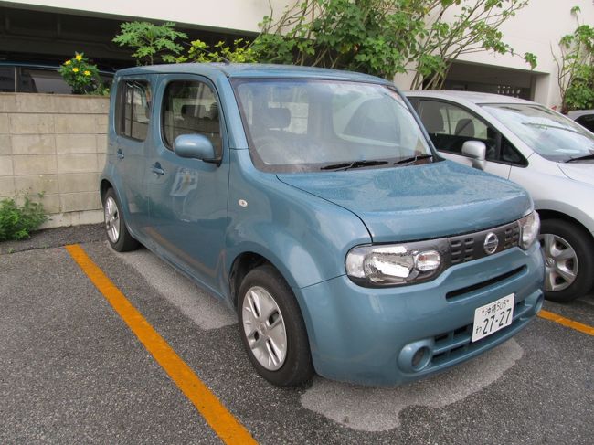 そして駐車場へ。<br />今回のグーちゃん達の足になるのは<br />日産のキューブなの。<br /><br />なべなべに言わせると<br />すげー運転しづらい車だって！